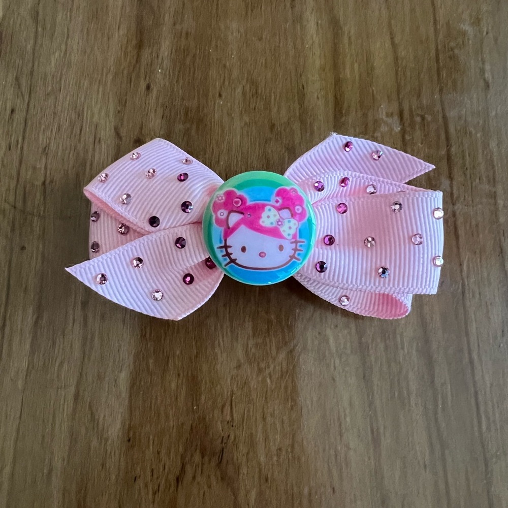 Tarina Tarantino Hello Kitty Pink Head hair clip